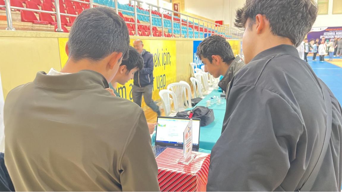 Genç Mucitler İstanbul Robot ve İnovasyon Yarışması Serbest Kategori Dalı Birinciliği